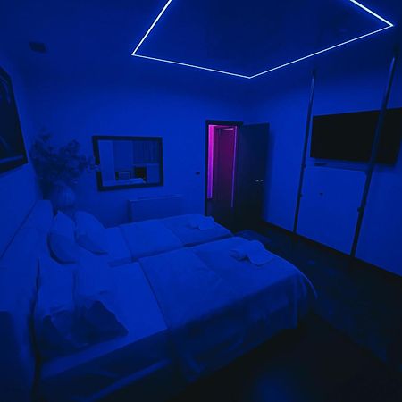 Hotel Rosa Blu Тирана Екстер'єр фото