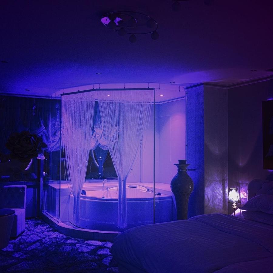 Hotel Rosa Blu Тирана Екстер'єр фото