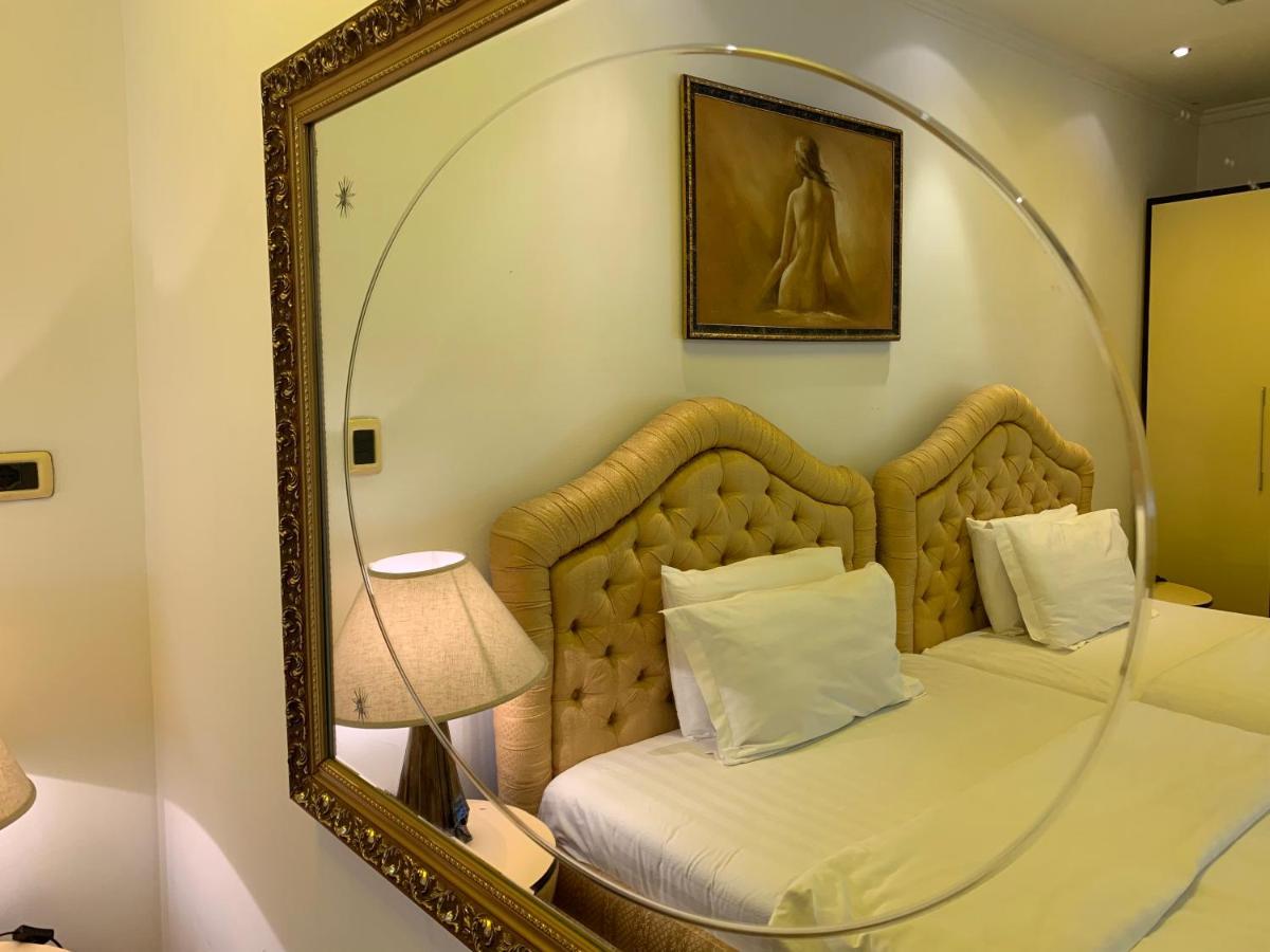 Hotel Rosa Blu Тирана Екстер'єр фото