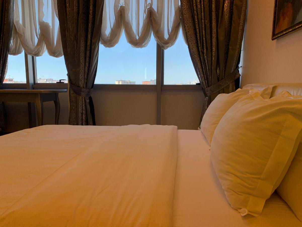 Hotel Rosa Blu Тирана Екстер'єр фото