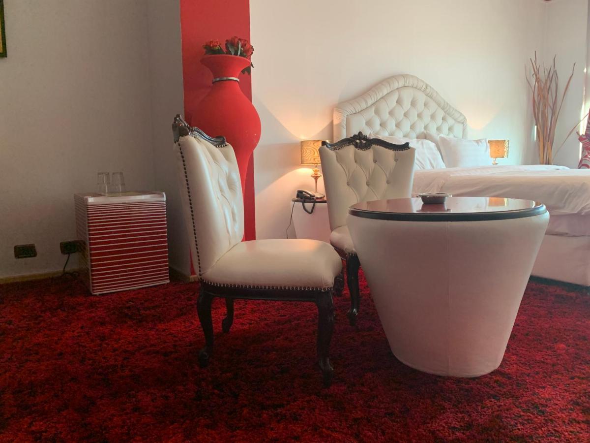 Hotel Rosa Blu Тирана Екстер'єр фото