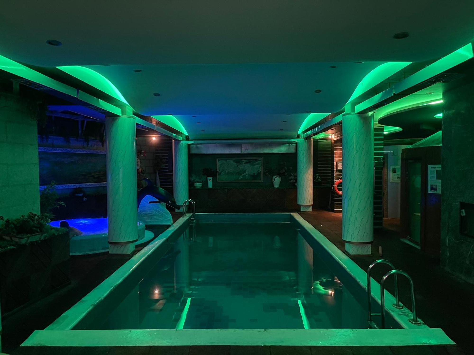 Hotel Rosa Blu Тирана Екстер'єр фото