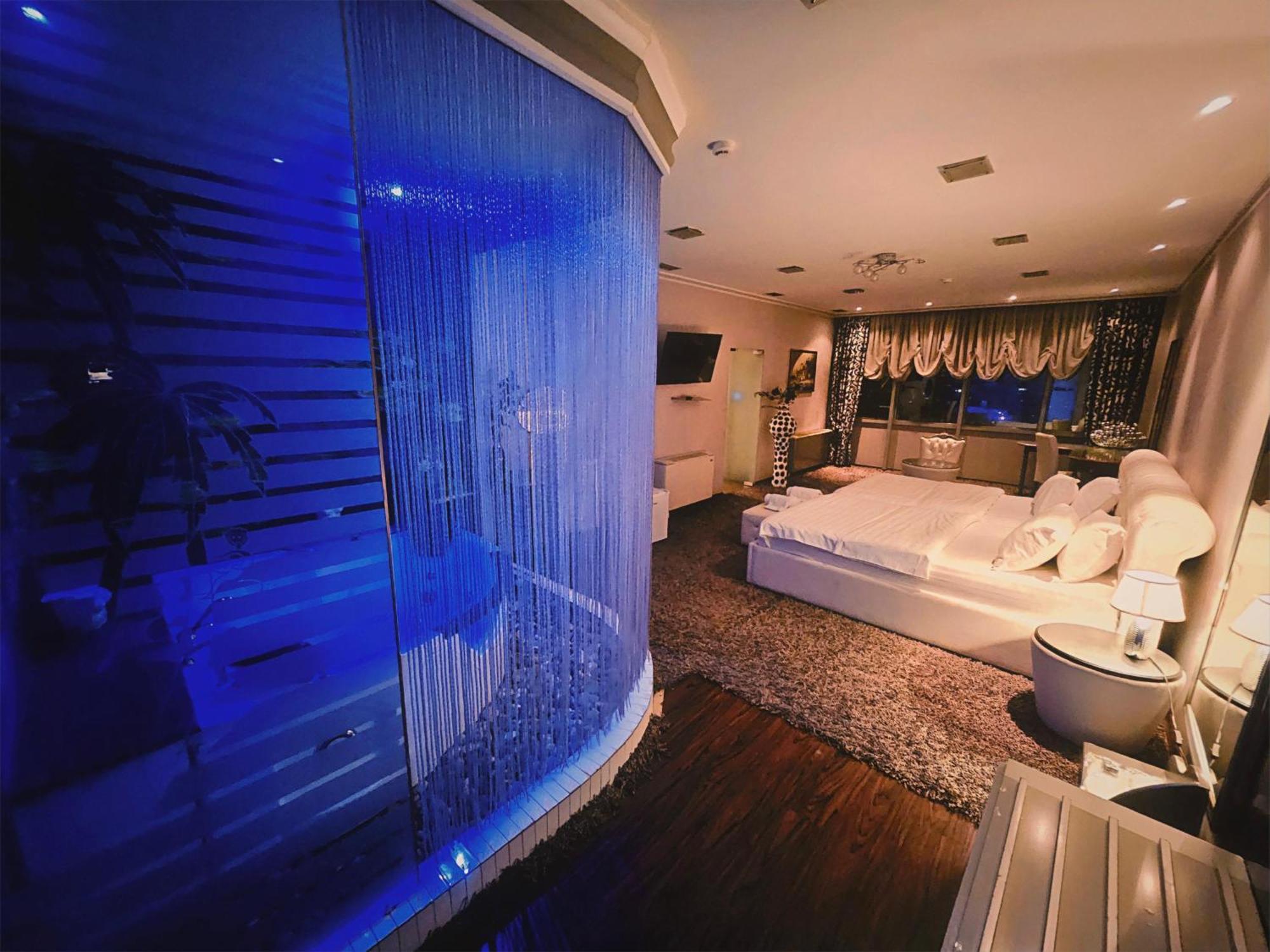 Hotel Rosa Blu Тирана Екстер'єр фото