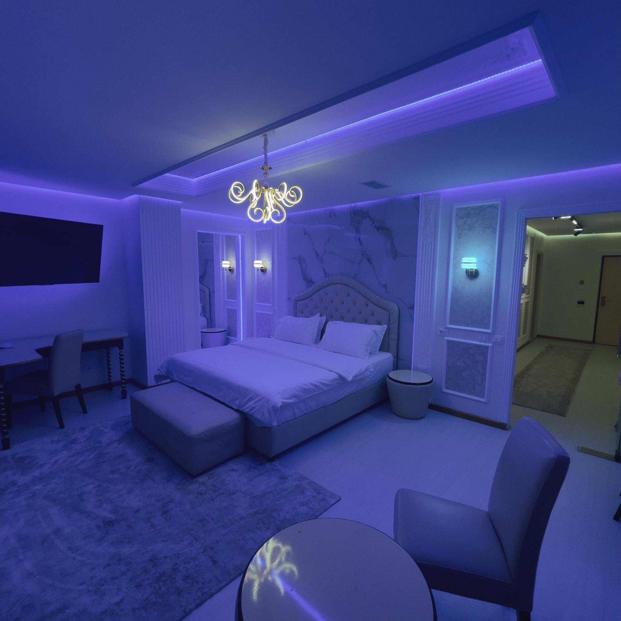 Hotel Rosa Blu Тирана Екстер'єр фото