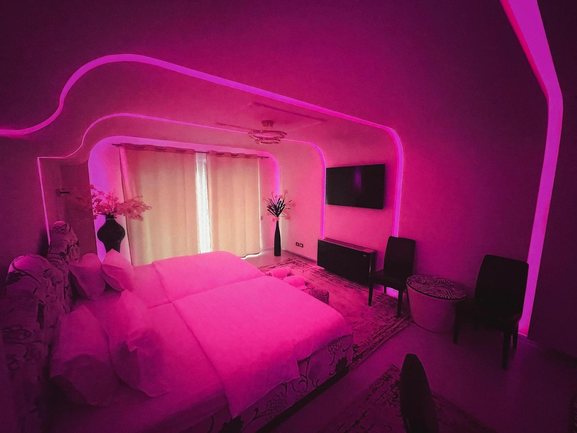 Hotel Rosa Blu Тирана Екстер'єр фото